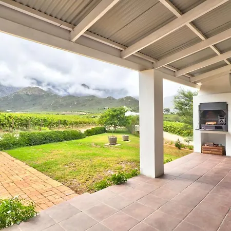 Orange Grove Villa Robertson Exterior photo