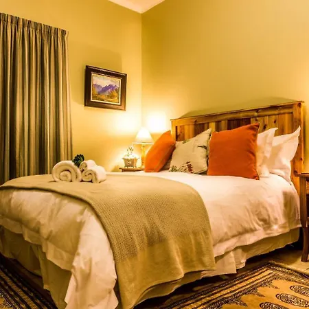 Orange Grove Villa Robertson Room photo